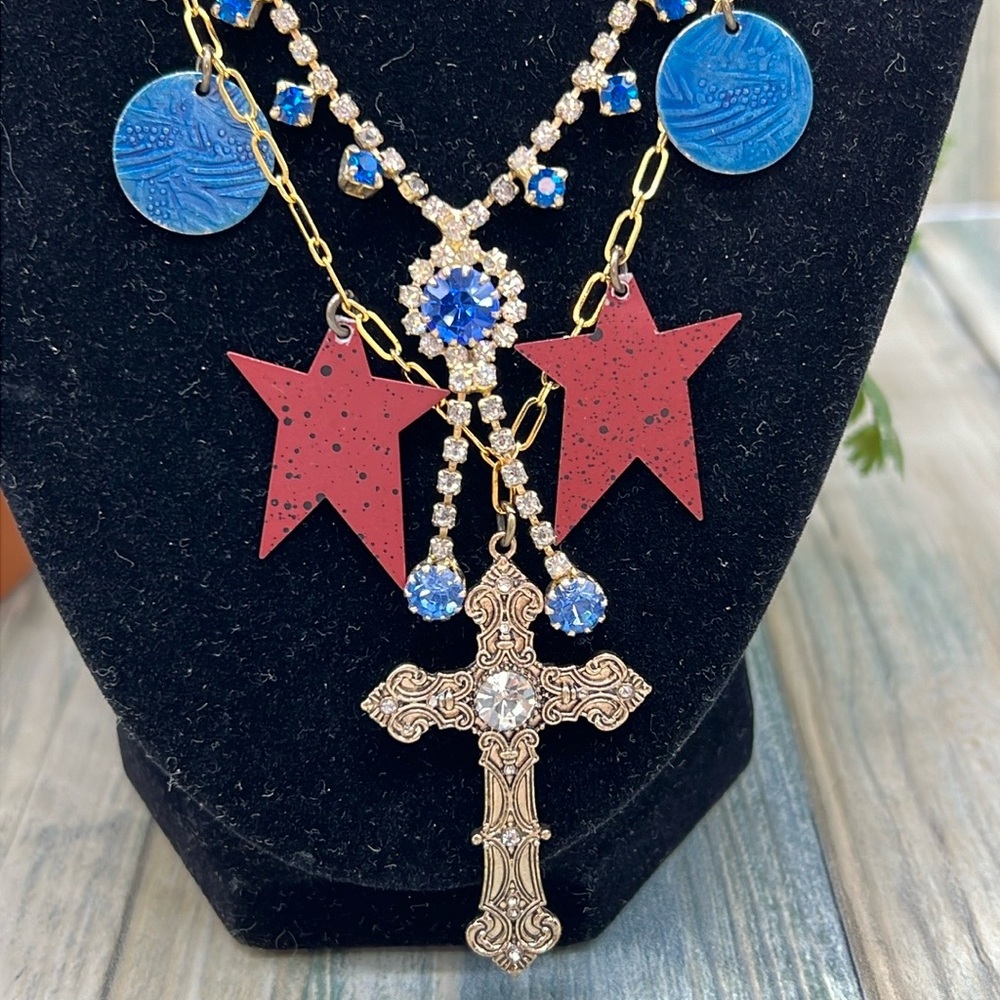 ⭐️Adorned crown patriotic July 4the star spangled layer necklace - Picture 2 of 11